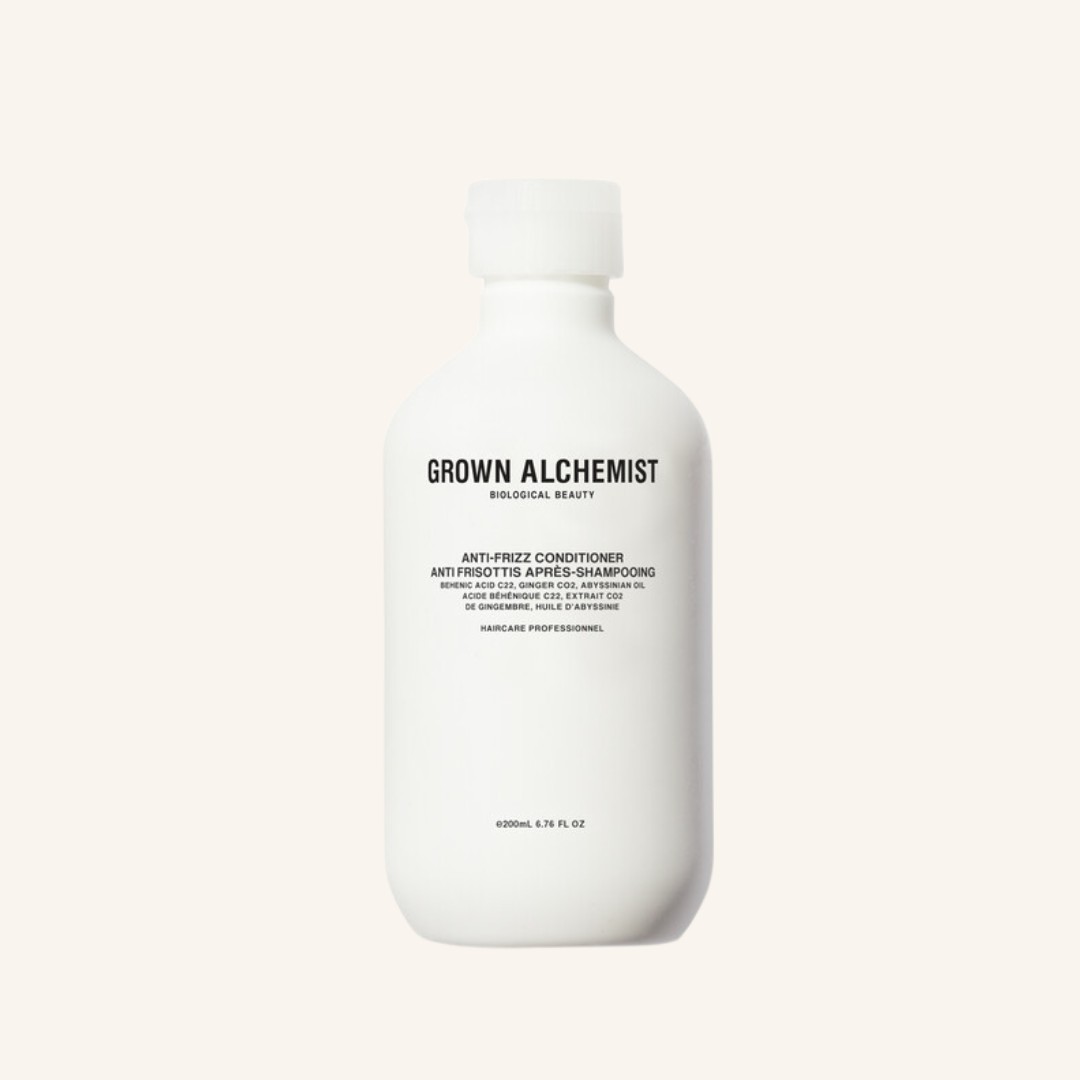 Кондиціонер для розгладжування неслухняного волосся Anti-Frizz Екстракт Імбирю, Бехенова кислота, Масло Абесину Кондиціонер для розгладжування неслухняного волосся Anti-Frizz Екстракт Імбирю, Бехенова кислота, Масло Абесину